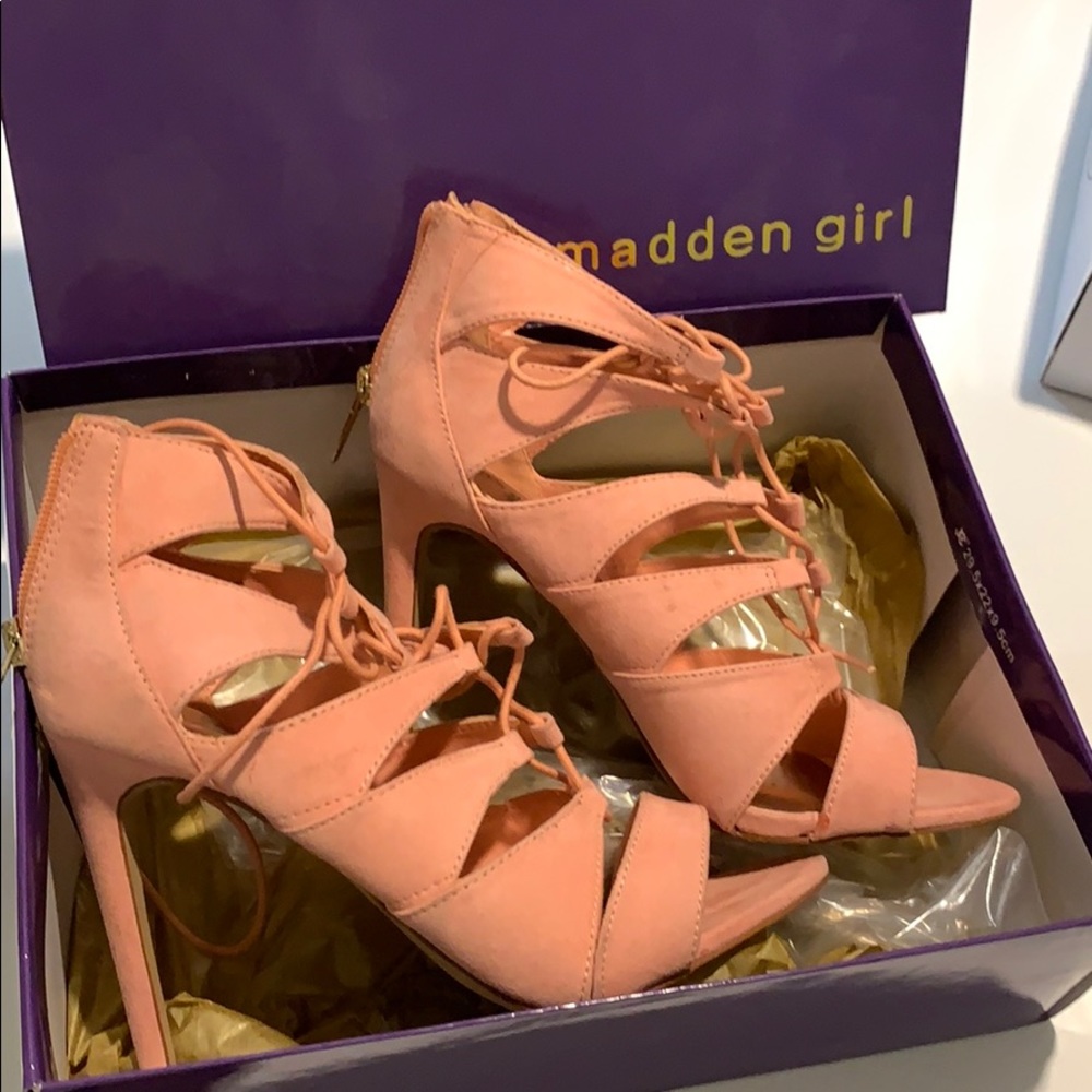 Madden girl cor Raceyyy cut out heels sz 7